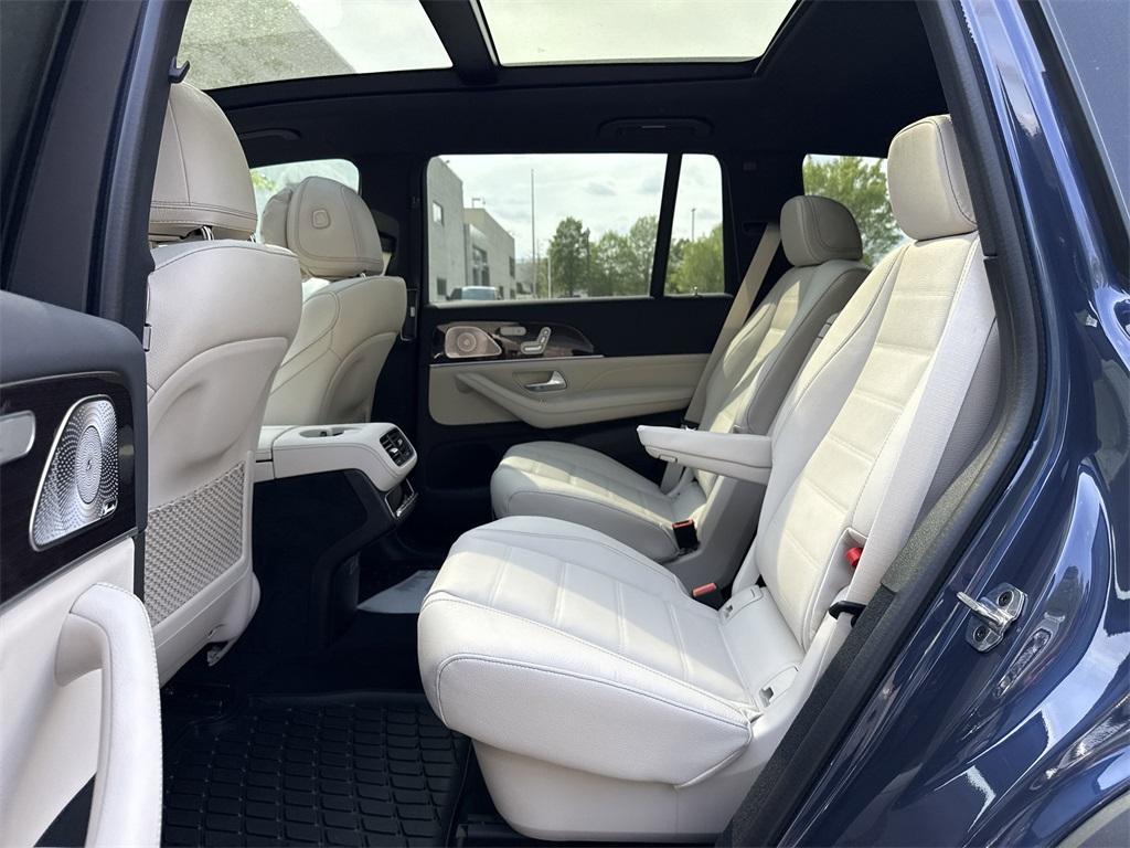 new 2025 Mercedes-Benz GLS 450 car, priced at $96,565