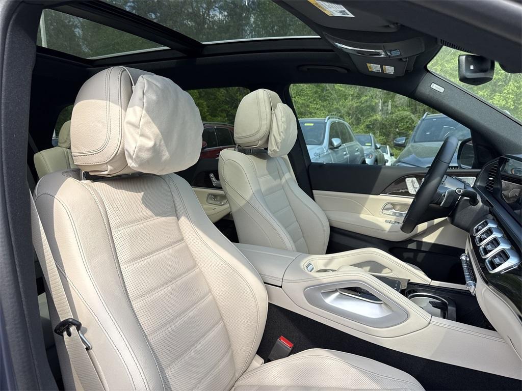 new 2025 Mercedes-Benz GLS 450 car, priced at $96,565