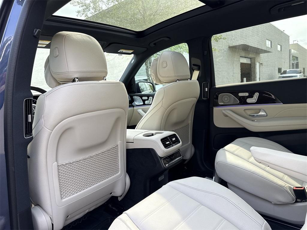 new 2025 Mercedes-Benz GLS 450 car, priced at $96,565