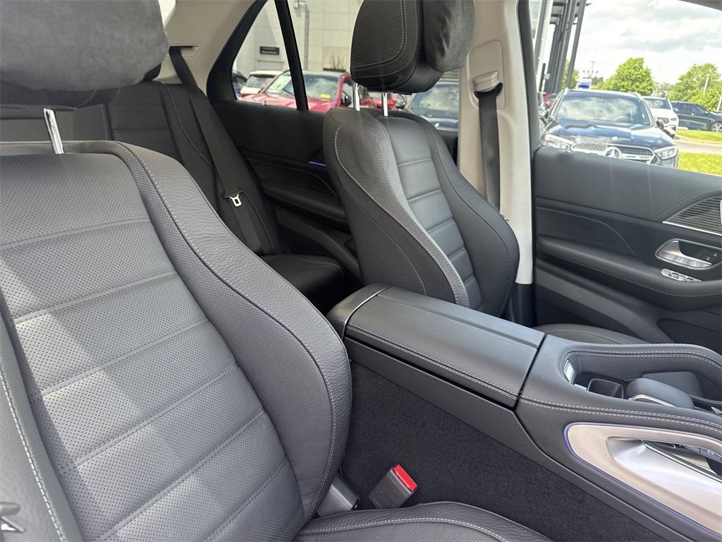 new 2025 Mercedes-Benz GLE 450e car, priced at $90,505