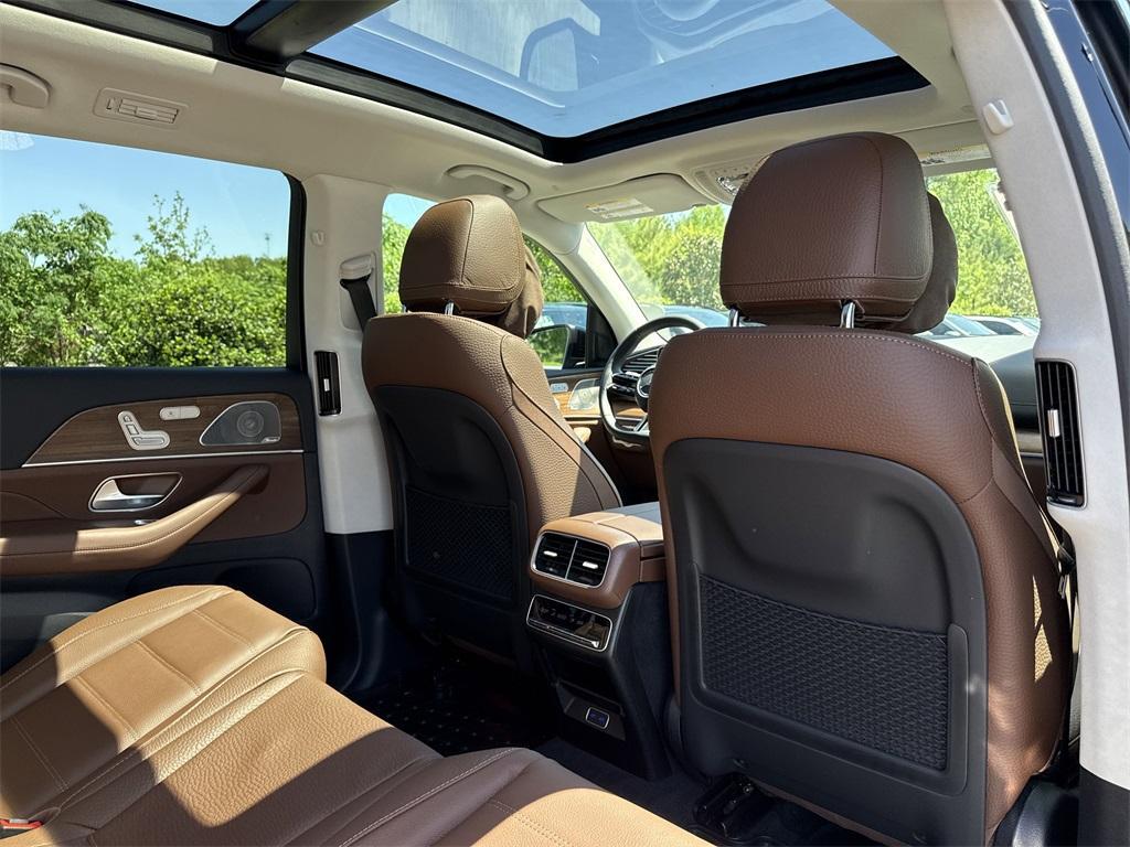 new 2025 Mercedes-Benz GLS 450 car, priced at $100,475