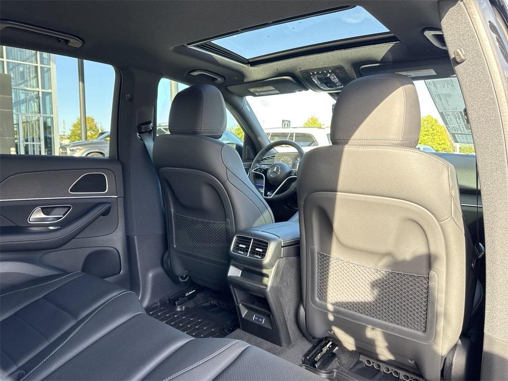 used 2025 Mercedes-Benz GLE 350 car, priced at $72,000