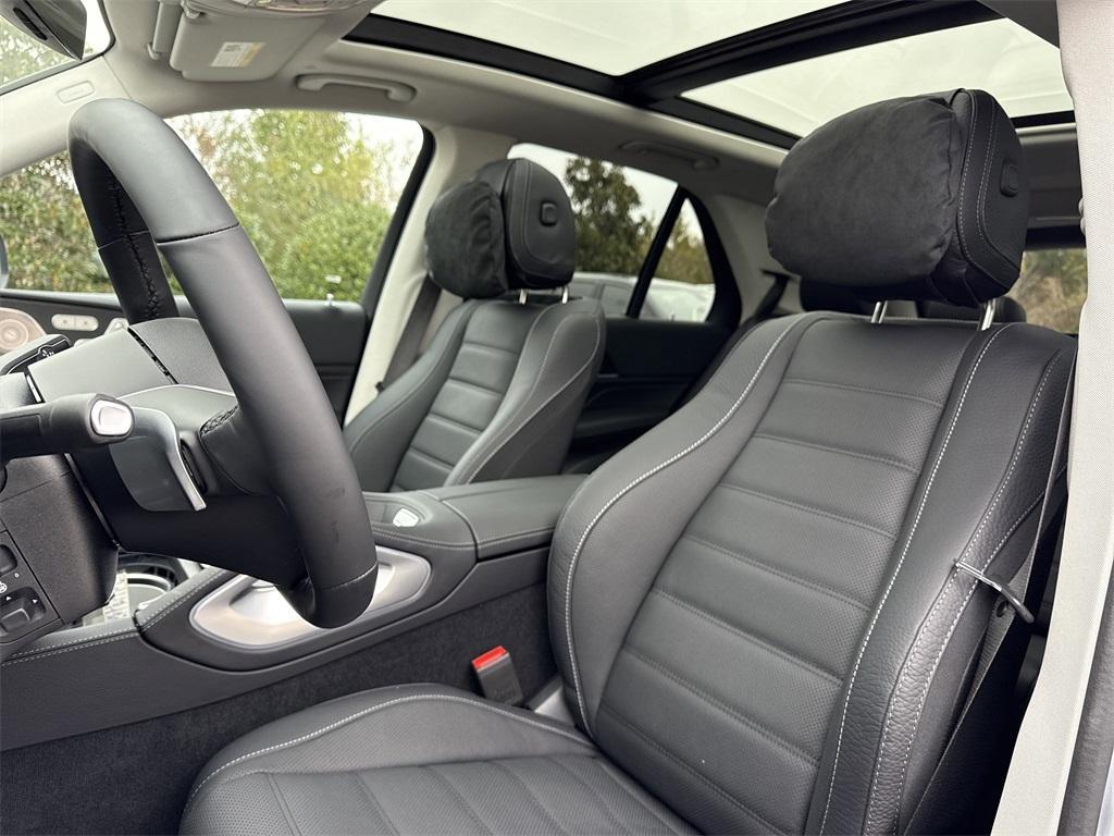new 2026 Mercedes-Benz GLE 450 car, priced at $87,595