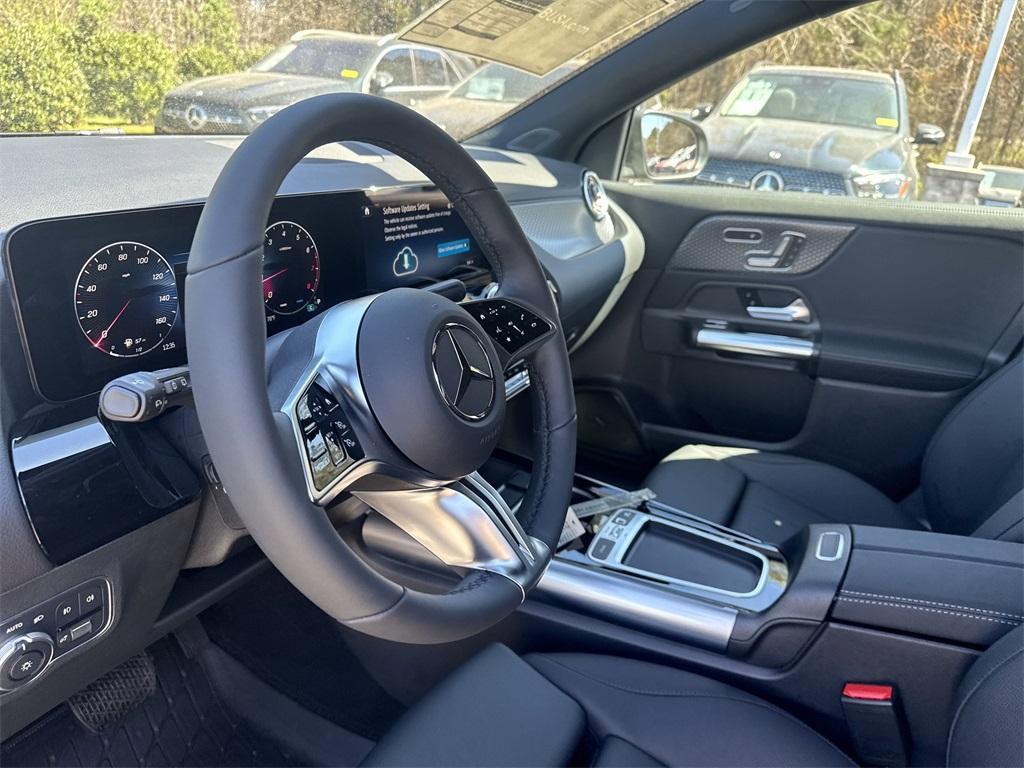 new 2025 Mercedes-Benz GLA 250 car, priced at $48,335