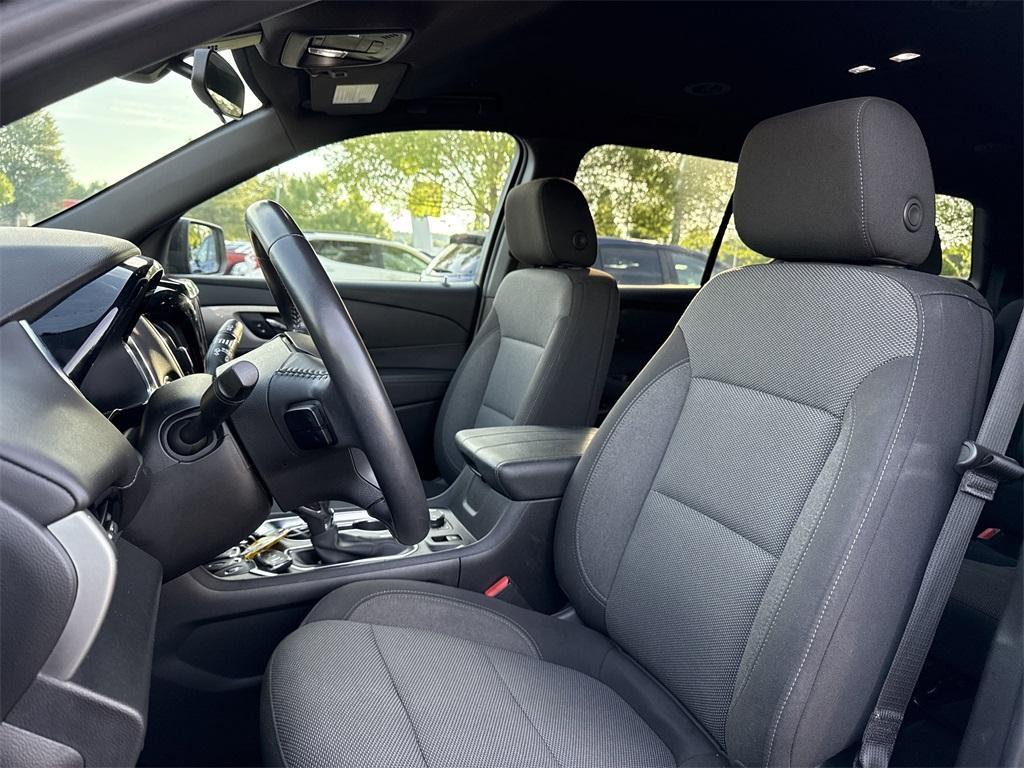 used 2022 Chevrolet Traverse car, priced at $21,250