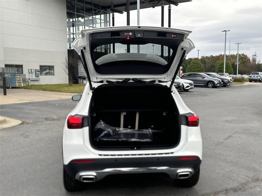 new 2025 Mercedes-Benz GLA 250 car, priced at $45,845