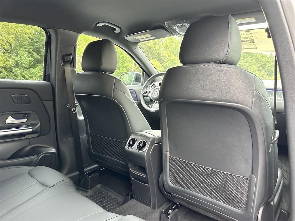 new 2025 Mercedes-Benz GLA 250 car, priced at $46,495