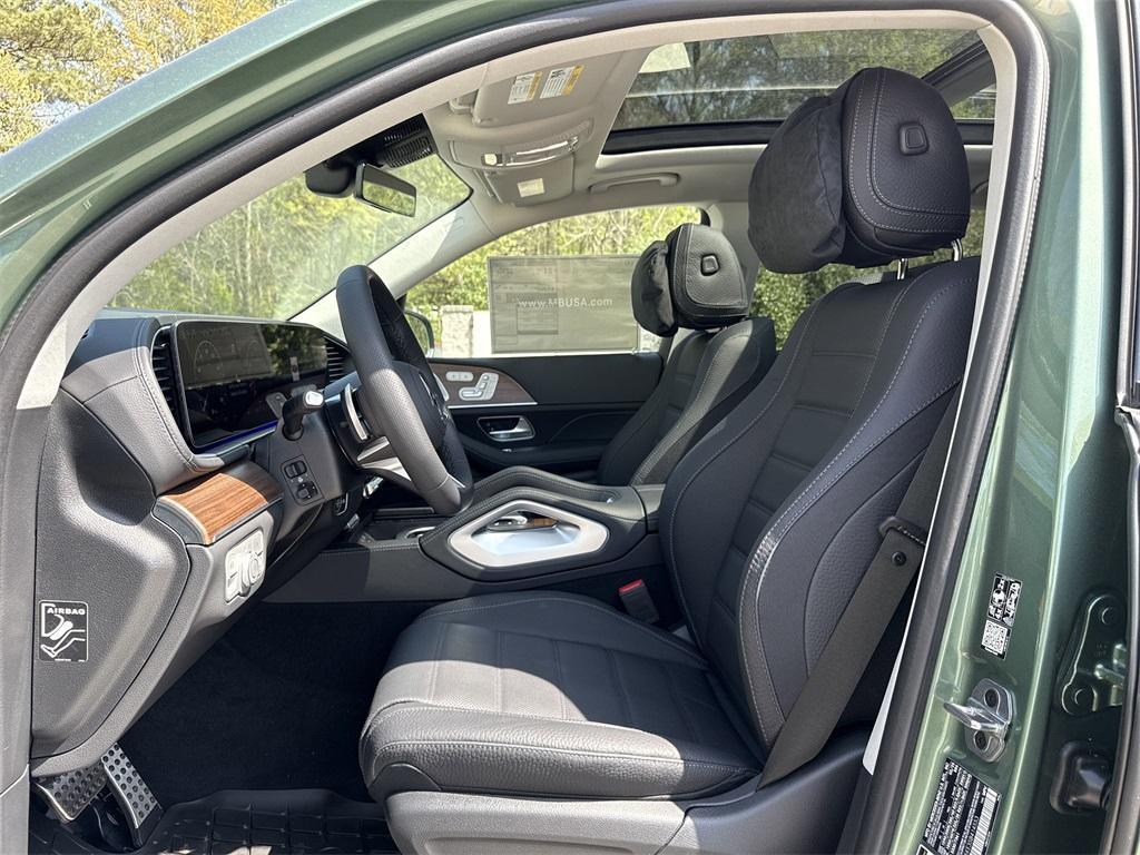 new 2025 Mercedes-Benz GLS 450 car, priced at $110,625