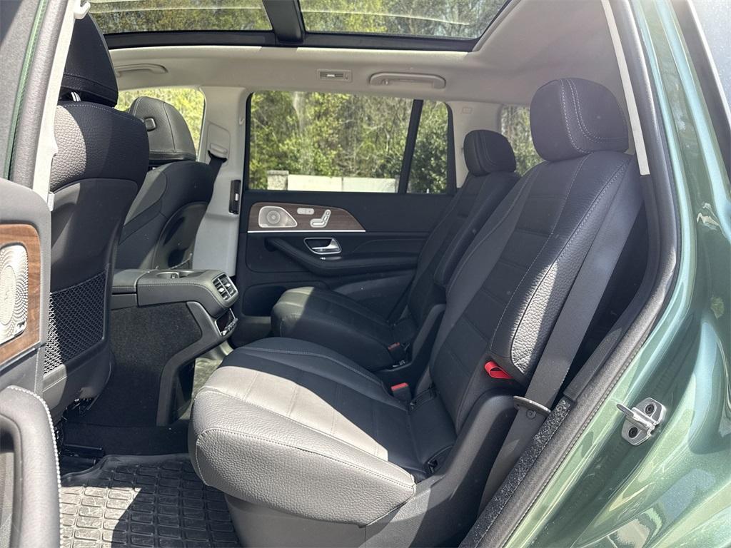 new 2025 Mercedes-Benz GLS 450 car, priced at $110,625