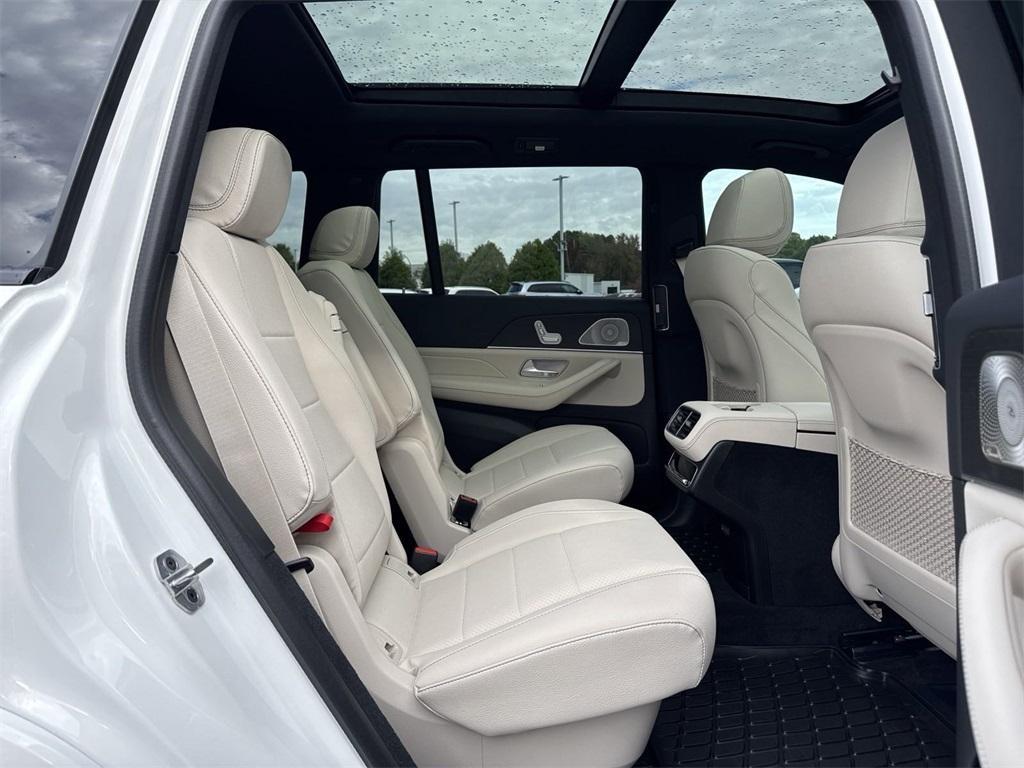 new 2025 Mercedes-Benz GLS 450 car, priced at $97,430
