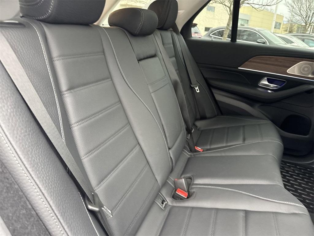 new 2025 Mercedes-Benz GLE 450 car, priced at $89,235
