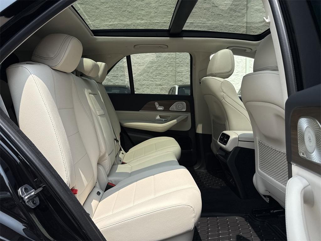 new 2025 Mercedes-Benz GLE 350 car, priced at $75,275