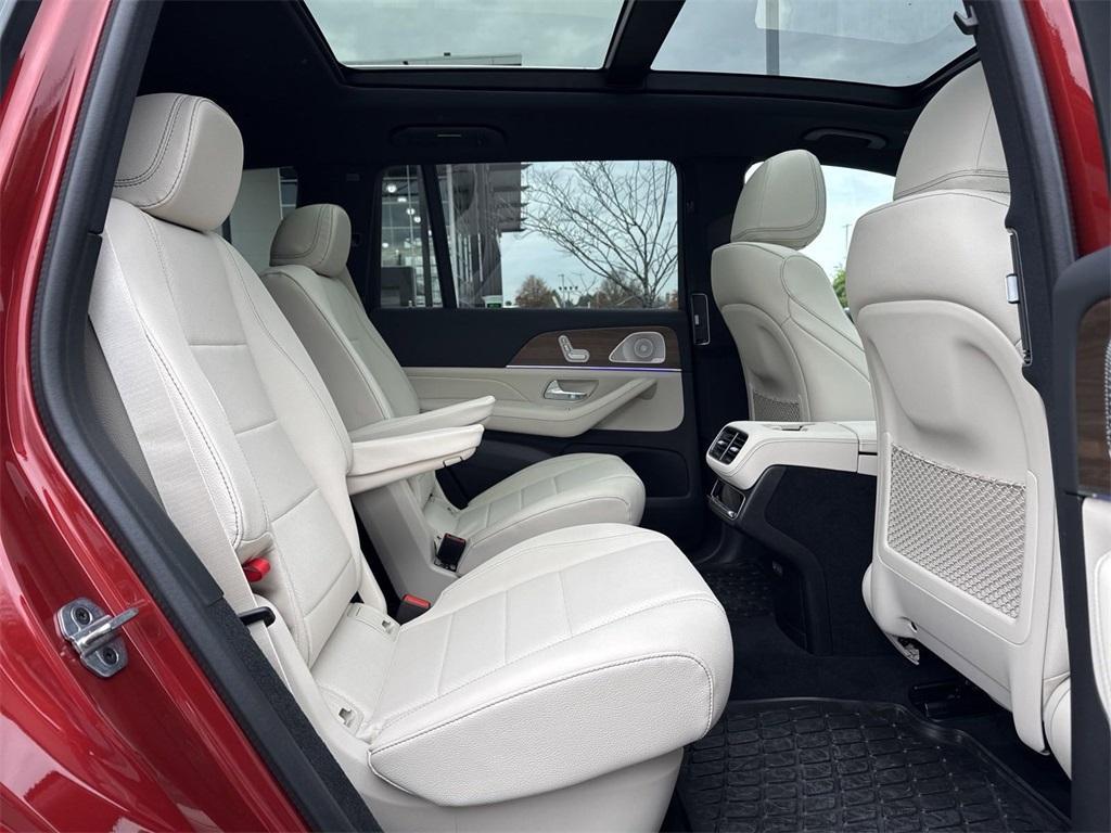new 2025 Mercedes-Benz GLS 450 car, priced at $94,405