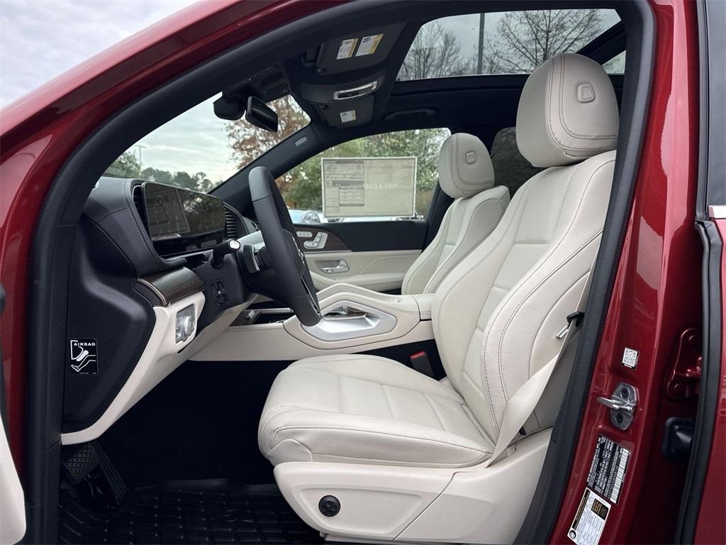 new 2025 Mercedes-Benz GLS 450 car, priced at $94,405