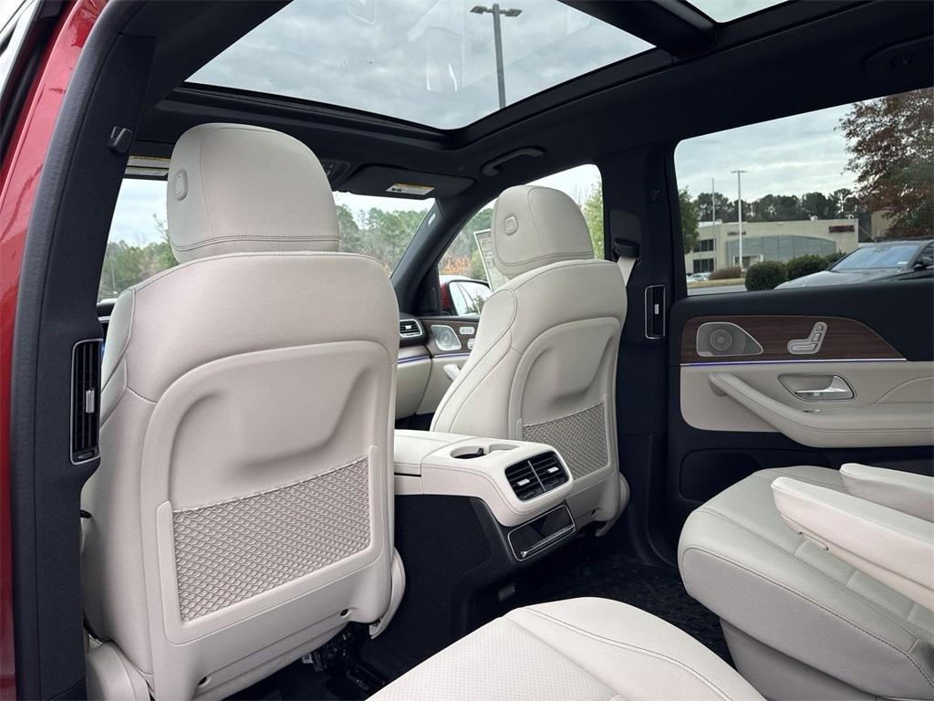 new 2025 Mercedes-Benz GLS 450 car, priced at $94,405