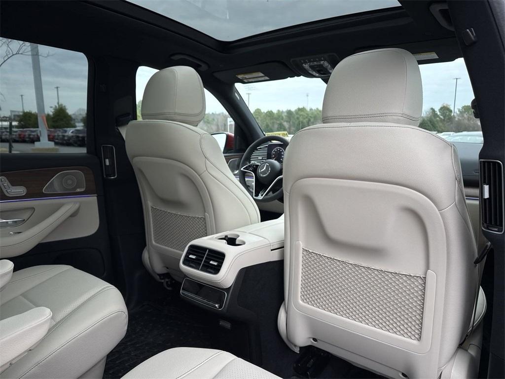 new 2025 Mercedes-Benz GLS 450 car, priced at $94,405