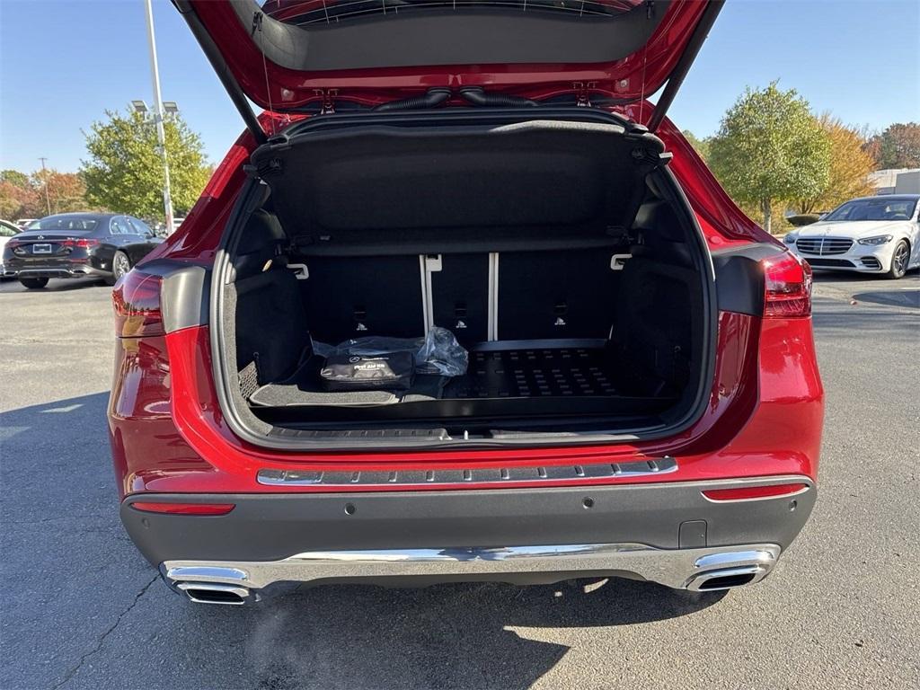 new 2025 Mercedes-Benz GLA 250 car, priced at $49,095