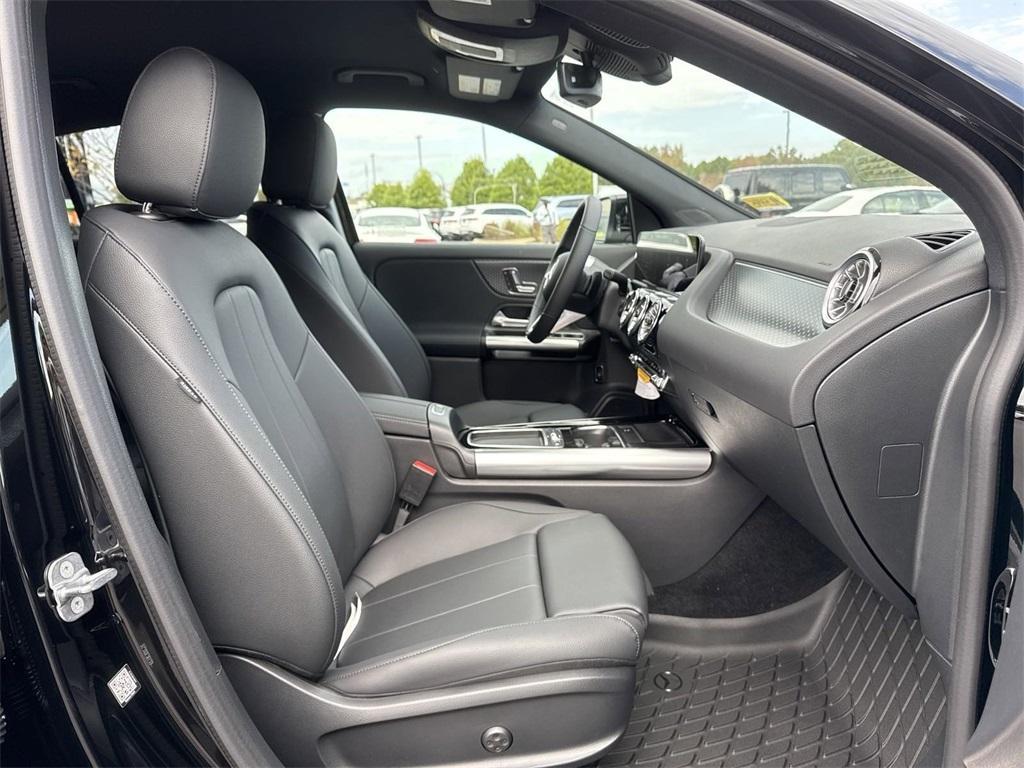 new 2025 Mercedes-Benz GLA 250 car, priced at $44,345