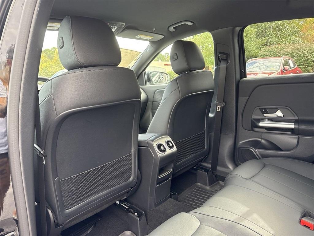 new 2025 Mercedes-Benz GLA 250 car, priced at $44,345