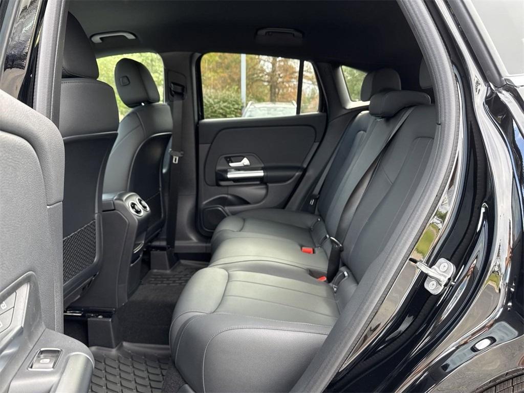 new 2025 Mercedes-Benz GLA 250 car, priced at $44,345