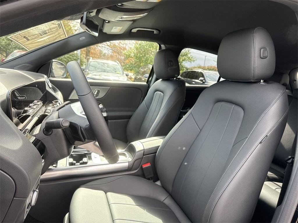 new 2025 Mercedes-Benz GLA 250 car, priced at $44,345