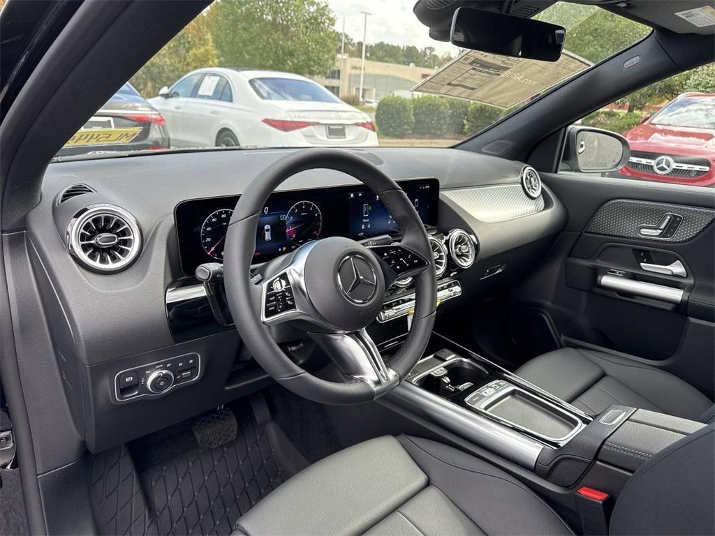 new 2025 Mercedes-Benz GLA 250 car, priced at $44,345