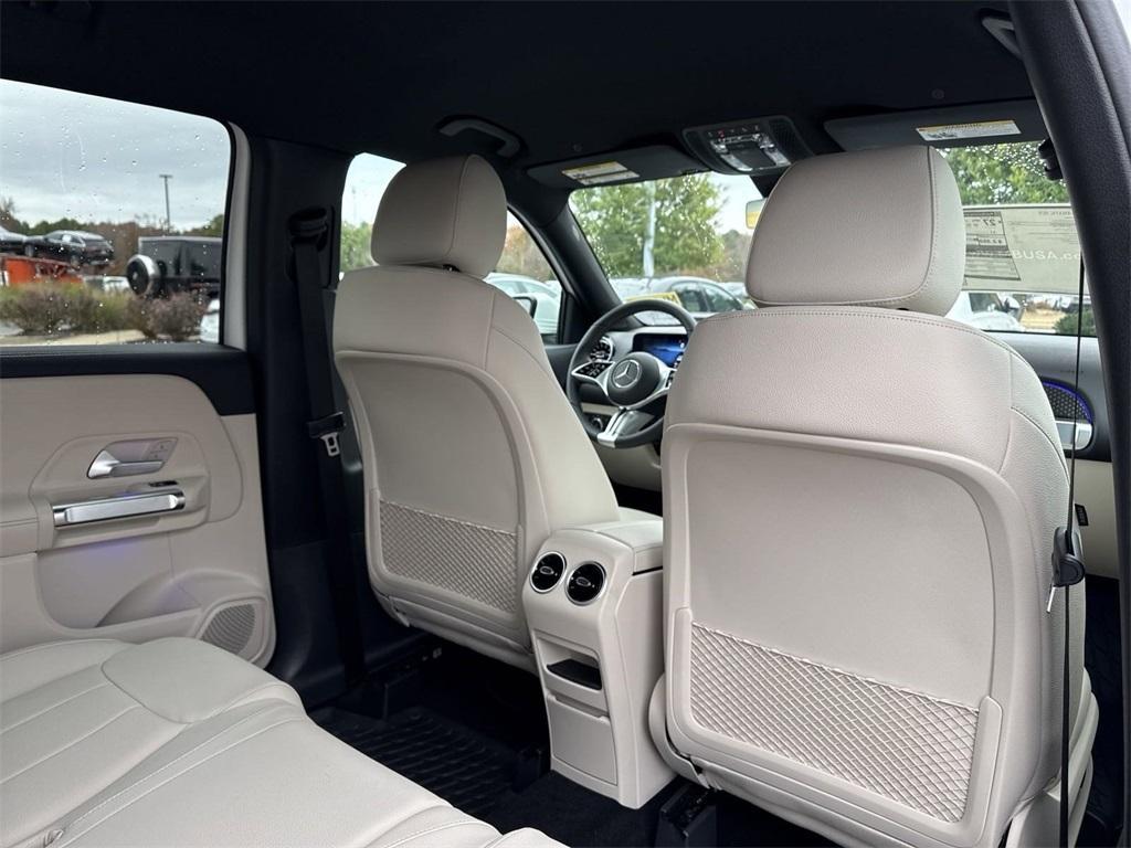 new 2025 Mercedes-Benz GLB 250 car, priced at $49,595