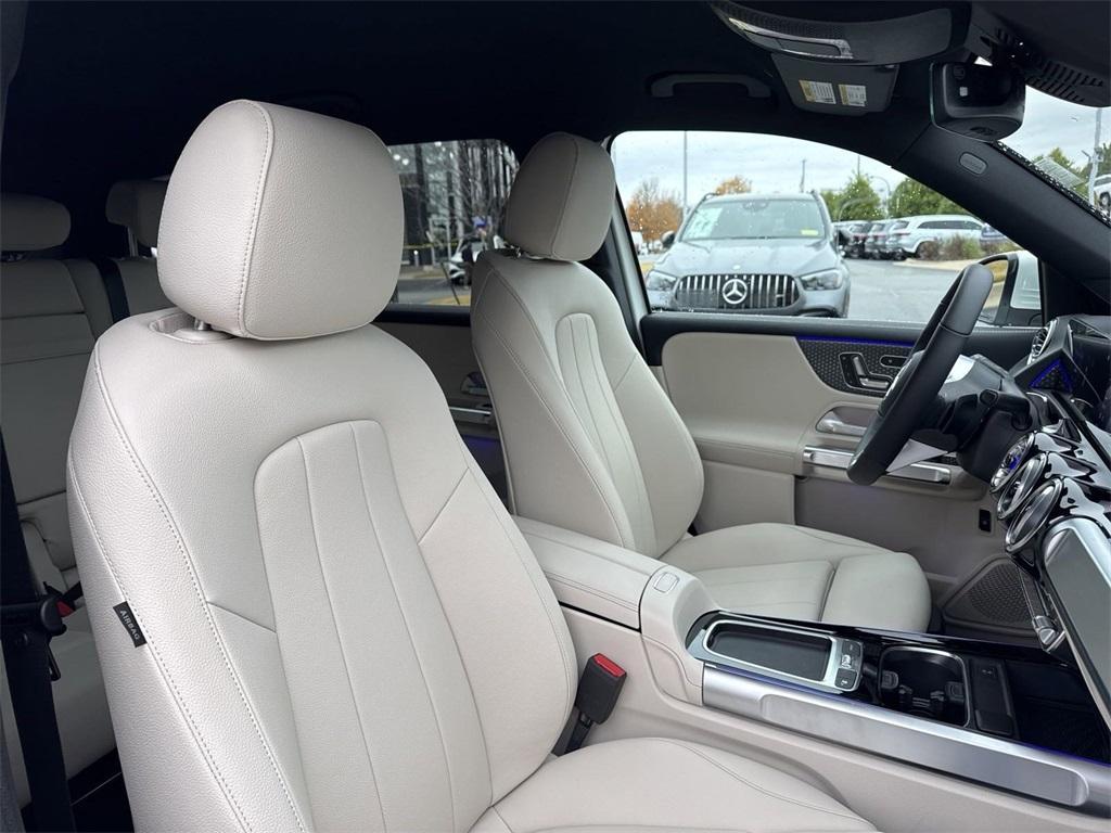 new 2025 Mercedes-Benz GLB 250 car, priced at $49,595