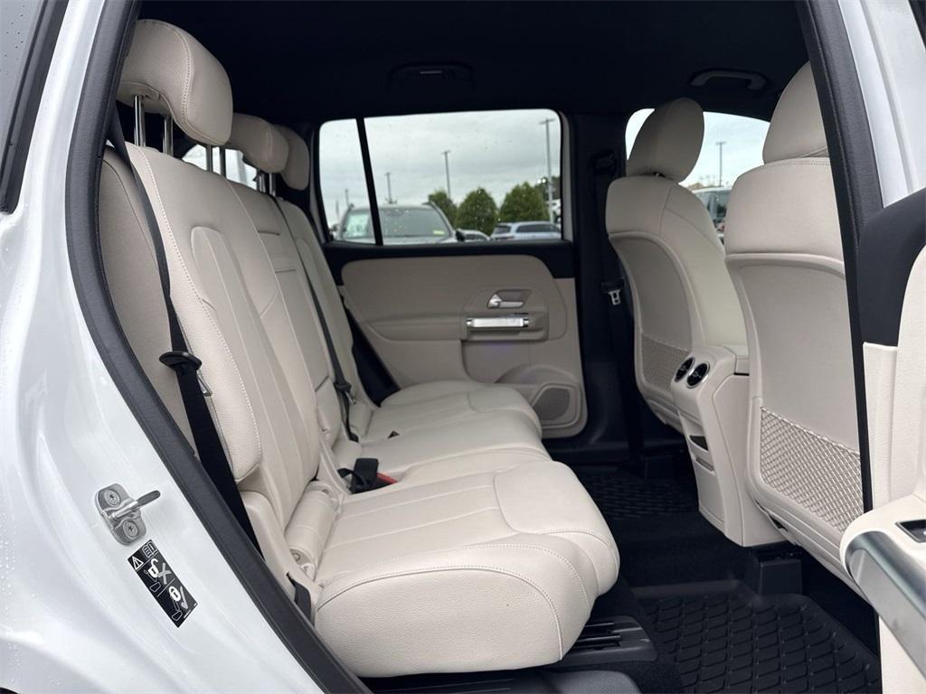 new 2025 Mercedes-Benz GLB 250 car, priced at $49,595