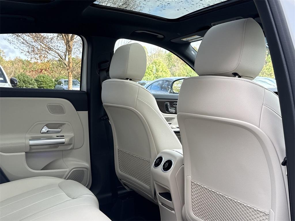 new 2026 Mercedes-Benz GLA 250 car, priced at $46,895