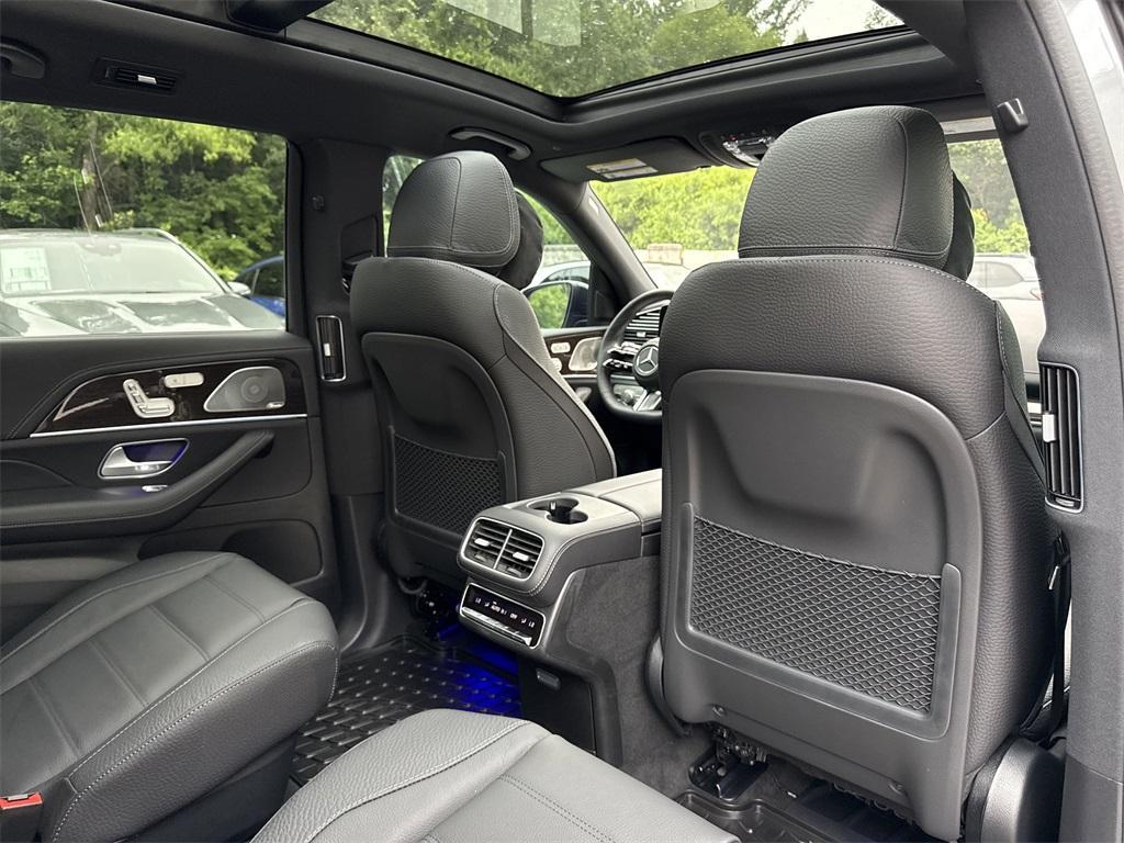 new 2025 Mercedes-Benz GLS 580 car, priced at $122,645