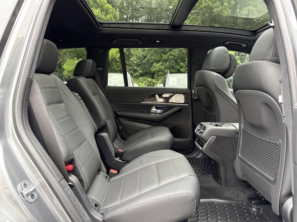 new 2025 Mercedes-Benz GLS 580 car, priced at $122,645