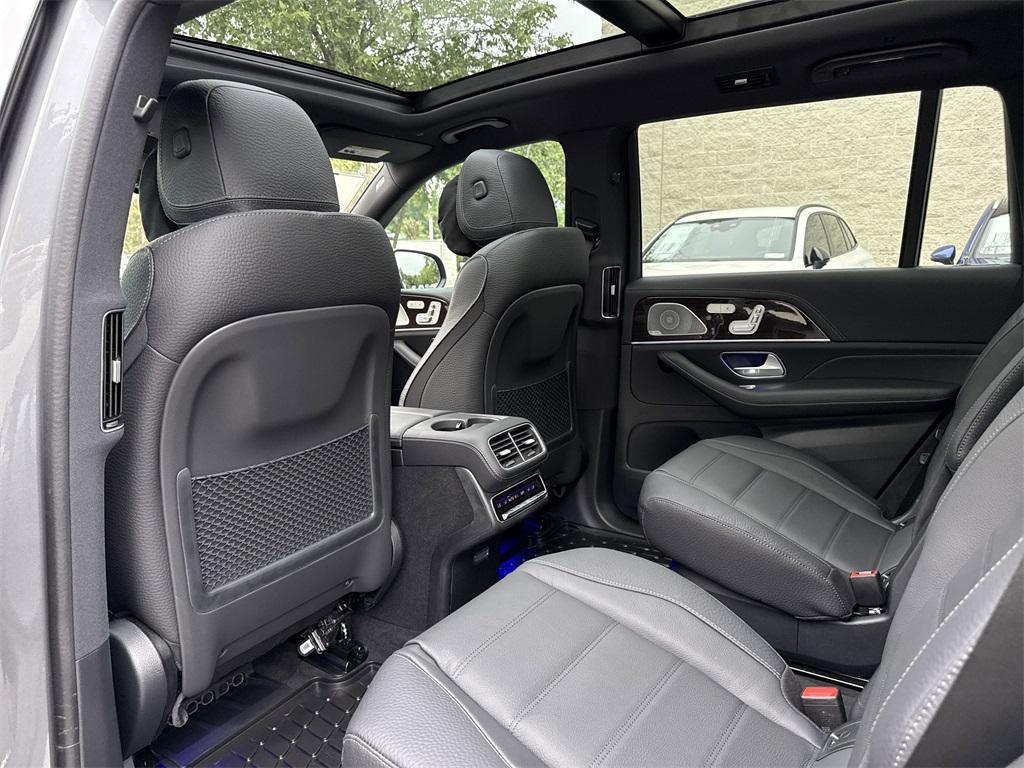 new 2025 Mercedes-Benz GLS 580 car, priced at $122,645