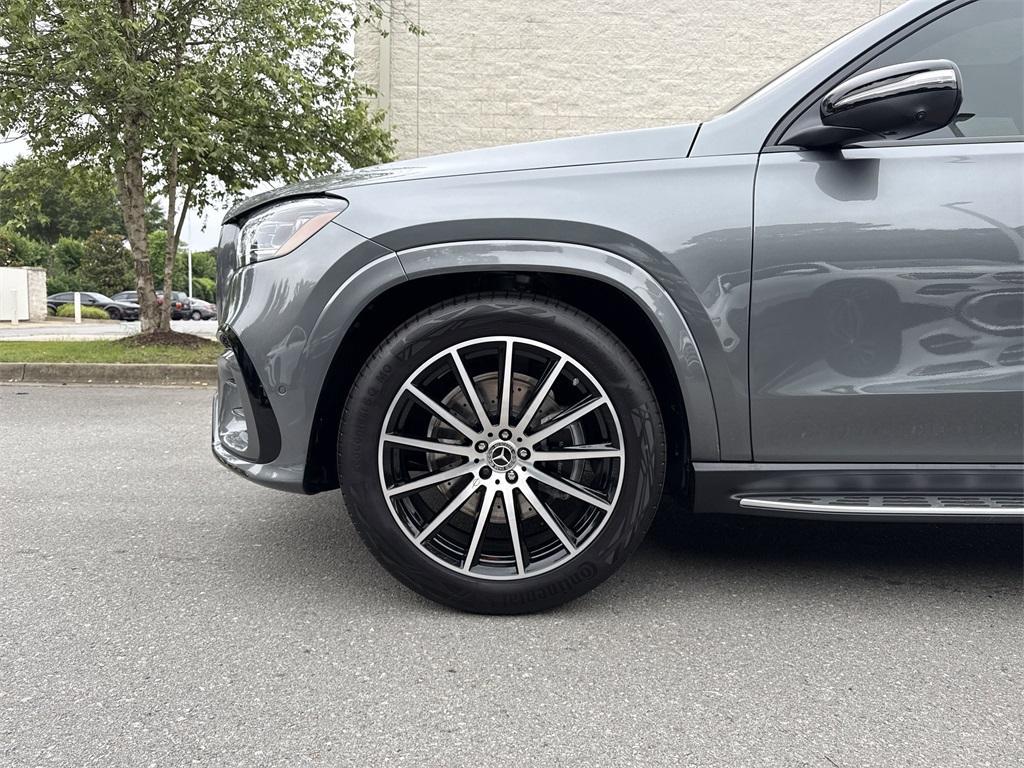 new 2025 Mercedes-Benz GLS 580 car, priced at $122,645