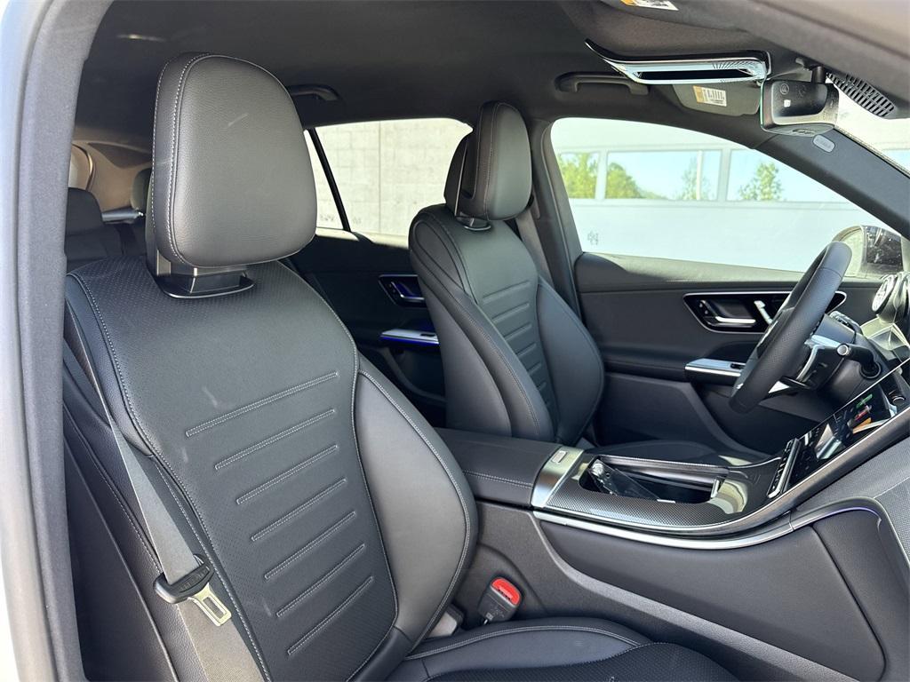 new 2025 Mercedes-Benz GLC 300 car, priced at $61,785