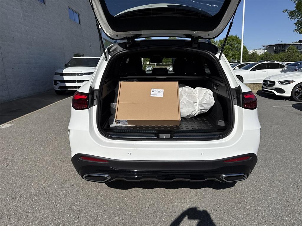 new 2025 Mercedes-Benz GLC 300 car, priced at $61,785