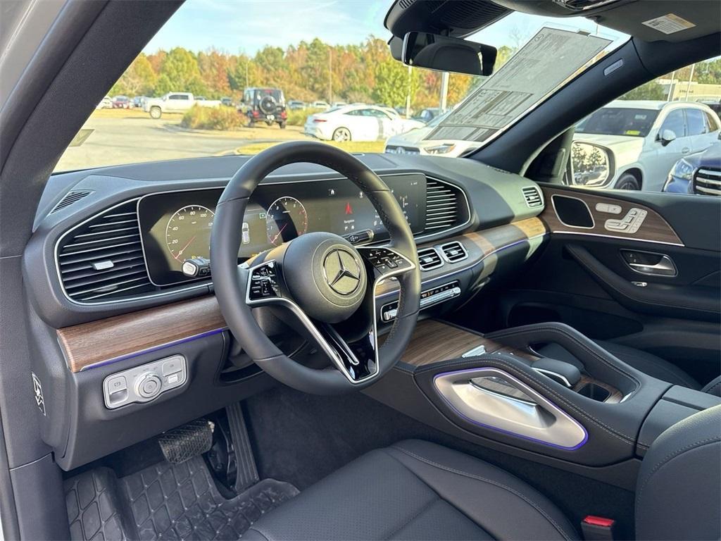 new 2025 Mercedes-Benz GLE 450 car, priced at $75,795