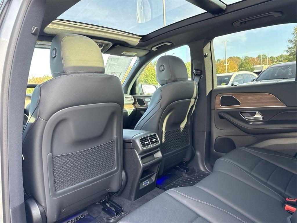 new 2025 Mercedes-Benz GLE 450 car, priced at $75,795
