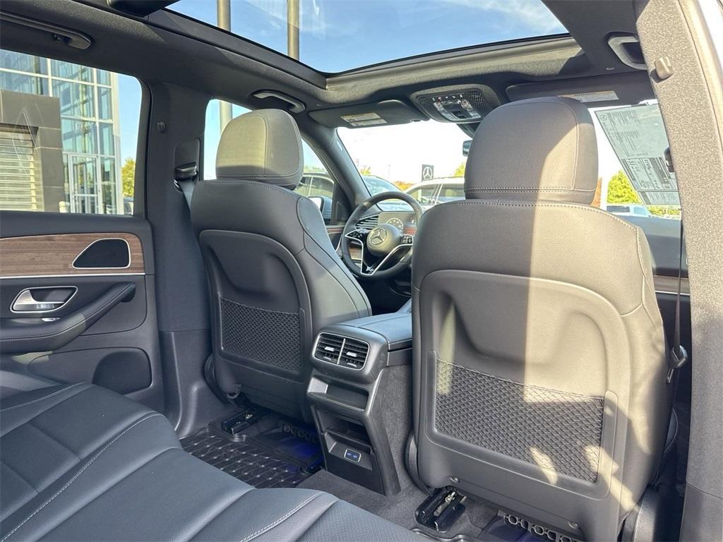 new 2025 Mercedes-Benz GLE 450 car, priced at $75,795