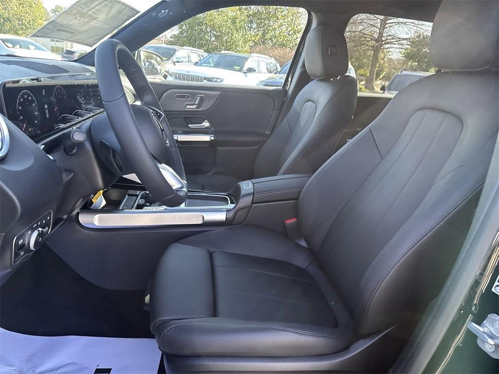 new 2025 Mercedes-Benz GLB 250 car, priced at $47,145