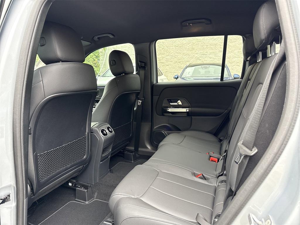 new 2025 Mercedes-Benz GLB 250 car, priced at $48,335