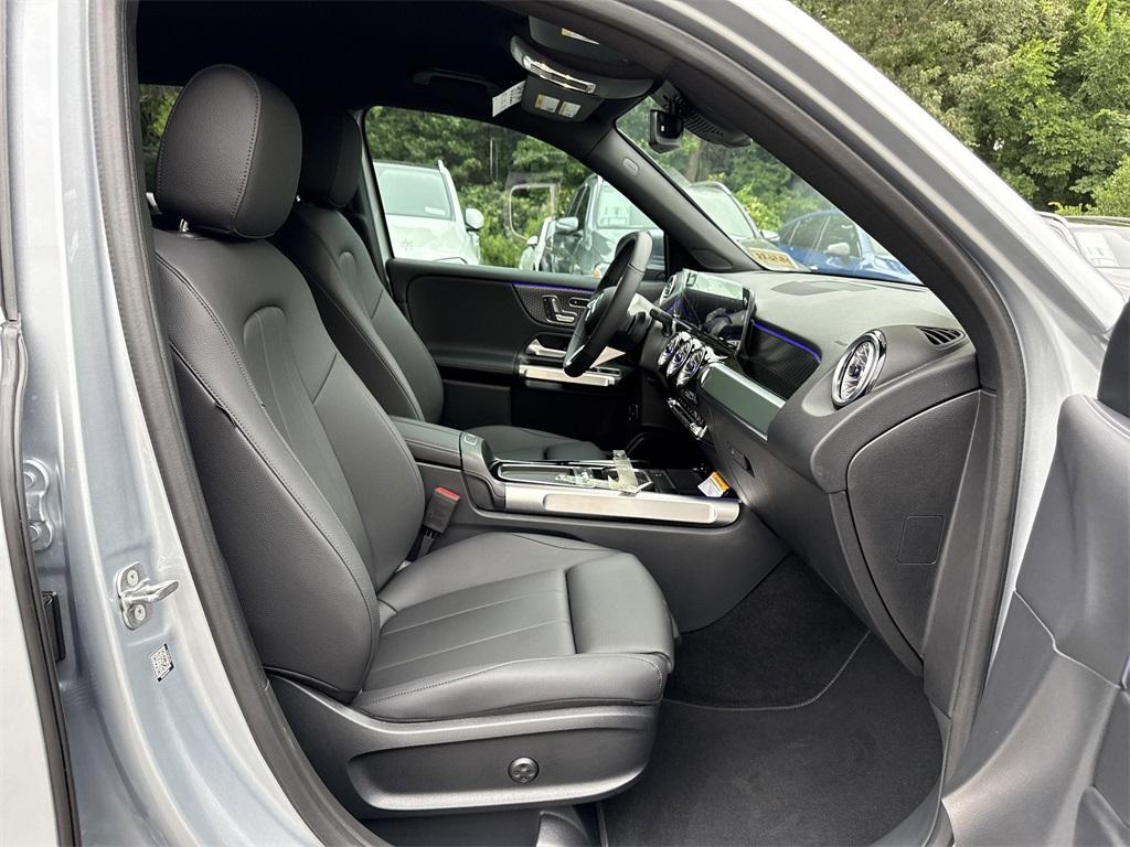 new 2025 Mercedes-Benz GLB 250 car, priced at $48,335