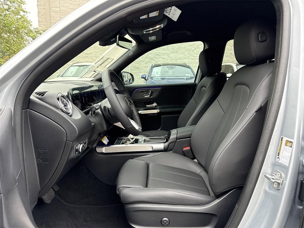 new 2025 Mercedes-Benz GLB 250 car, priced at $48,335