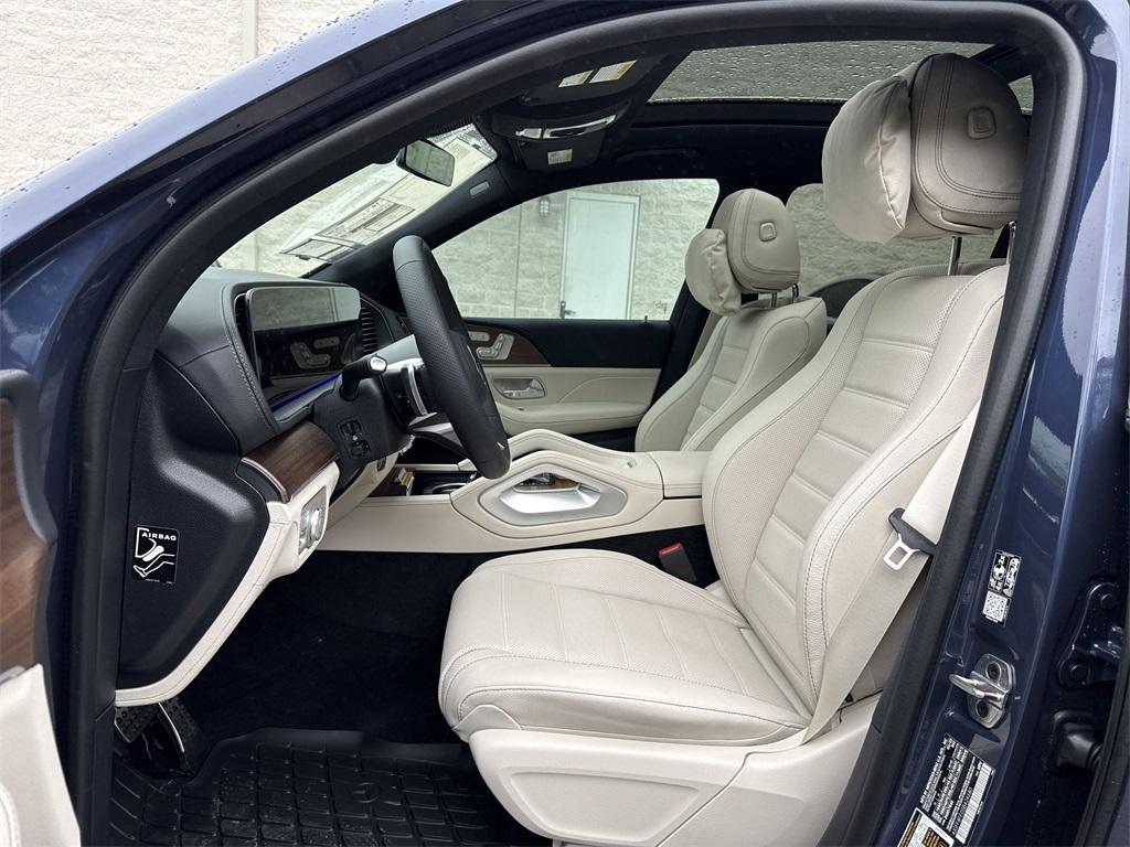 new 2025 Mercedes-Benz GLS 580 car, priced at $119,995
