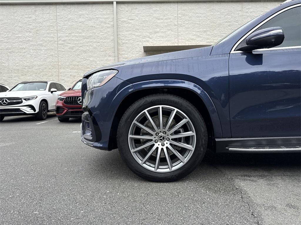 new 2025 Mercedes-Benz GLS 580 car, priced at $119,995