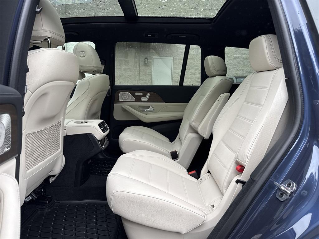 new 2025 Mercedes-Benz GLS 580 car, priced at $119,995