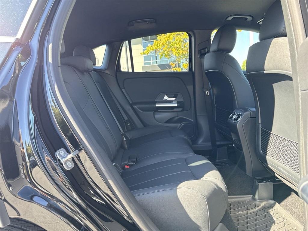 new 2025 Mercedes-Benz GLA 250 car, priced at $47,295