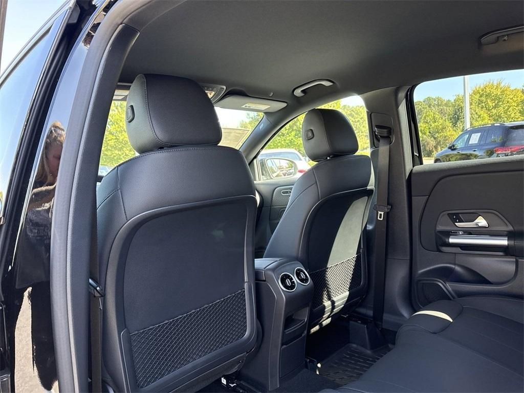 new 2025 Mercedes-Benz GLA 250 car, priced at $47,295