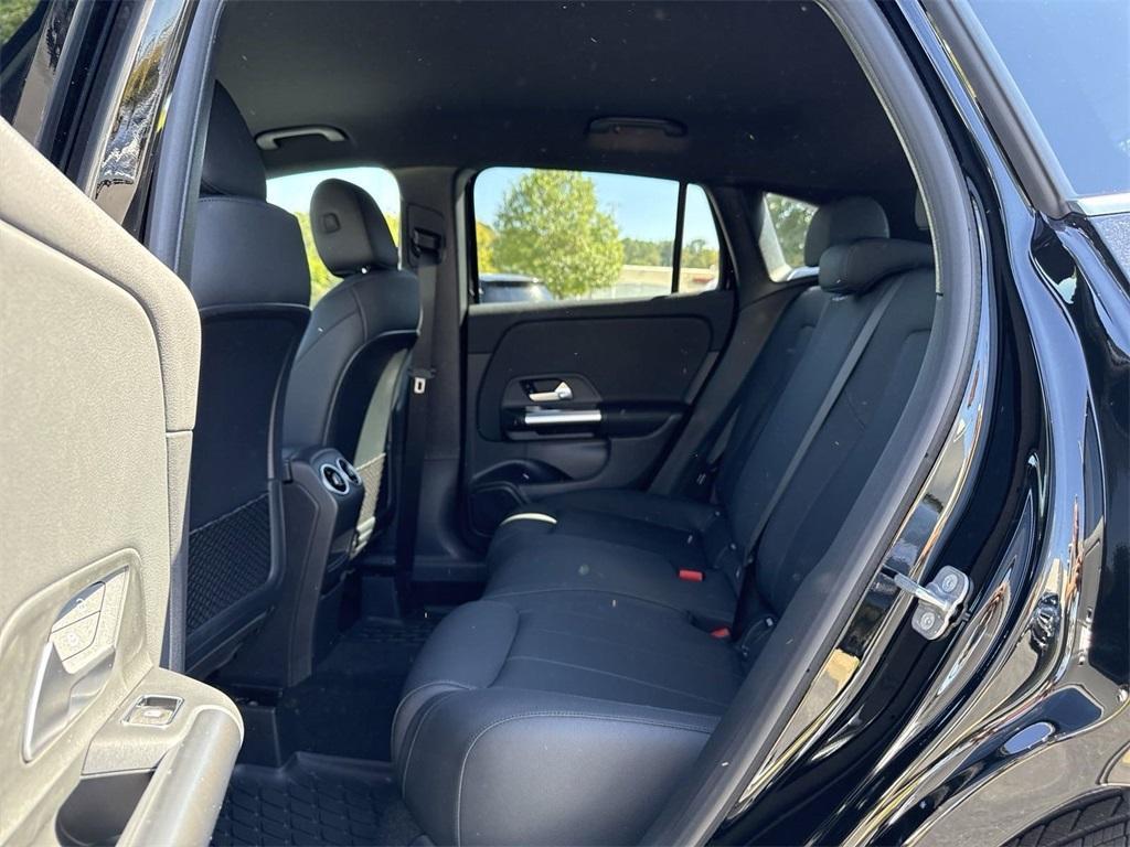 new 2025 Mercedes-Benz GLA 250 car, priced at $47,295