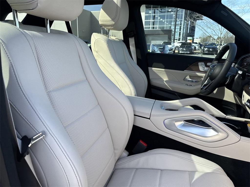new 2025 Mercedes-Benz GLE 450e car, priced at $90,480